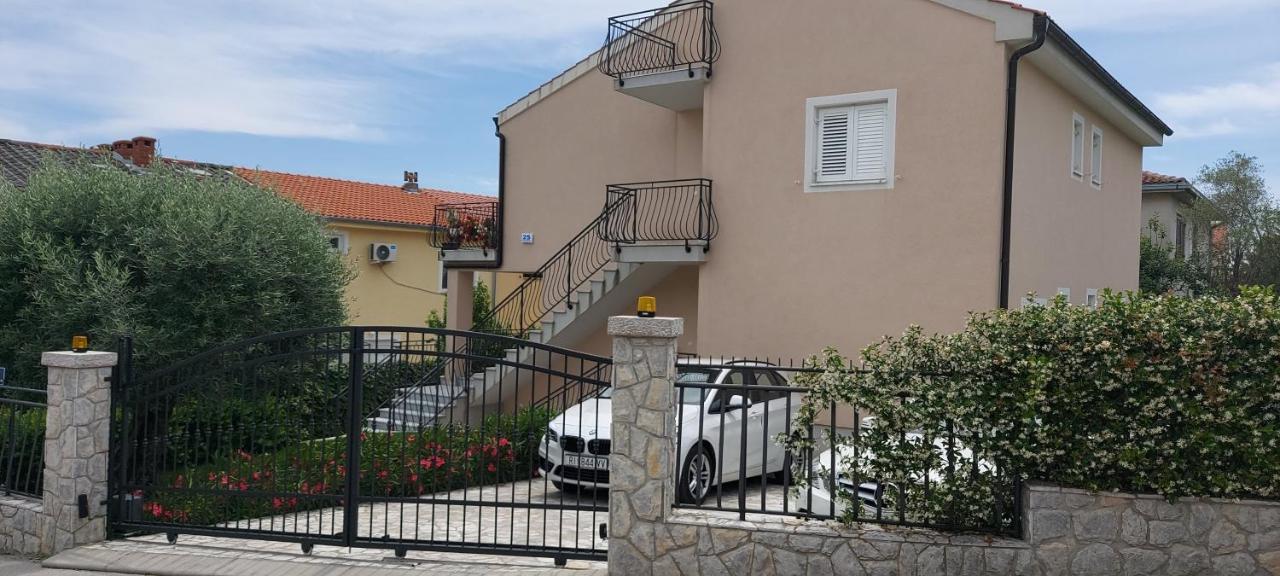 Apartmani Tomislav 크르크 외부 사진