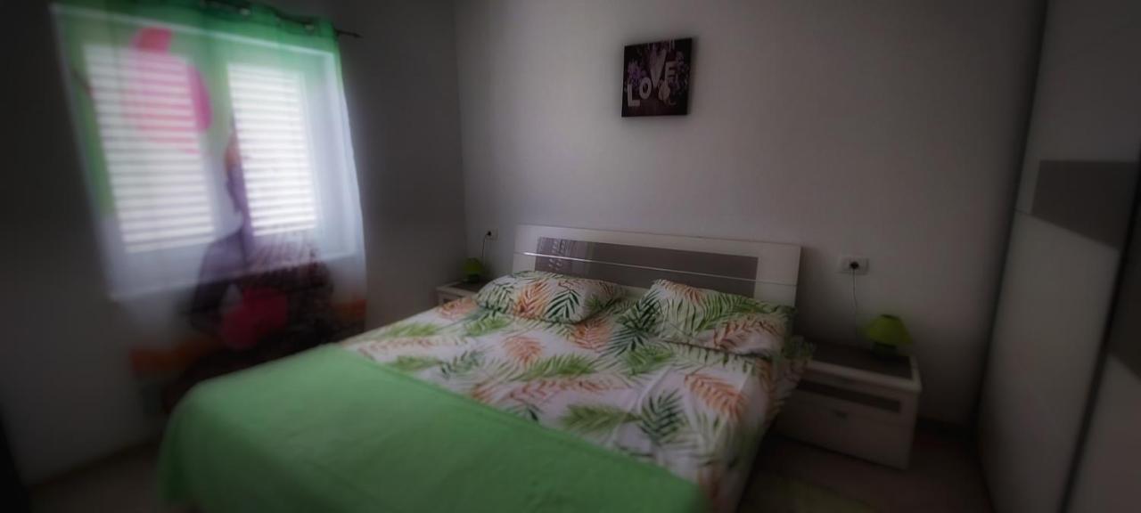 Apartmani Tomislav 크르크 외부 사진